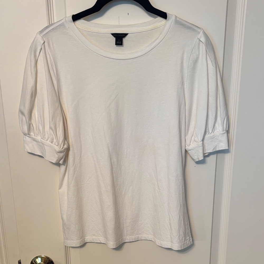 Ann Taylor White Short Sleeve Tee
